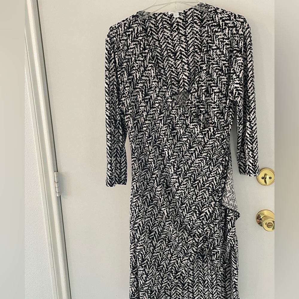 New York & Company 3/4 sleeve faux wrap dress